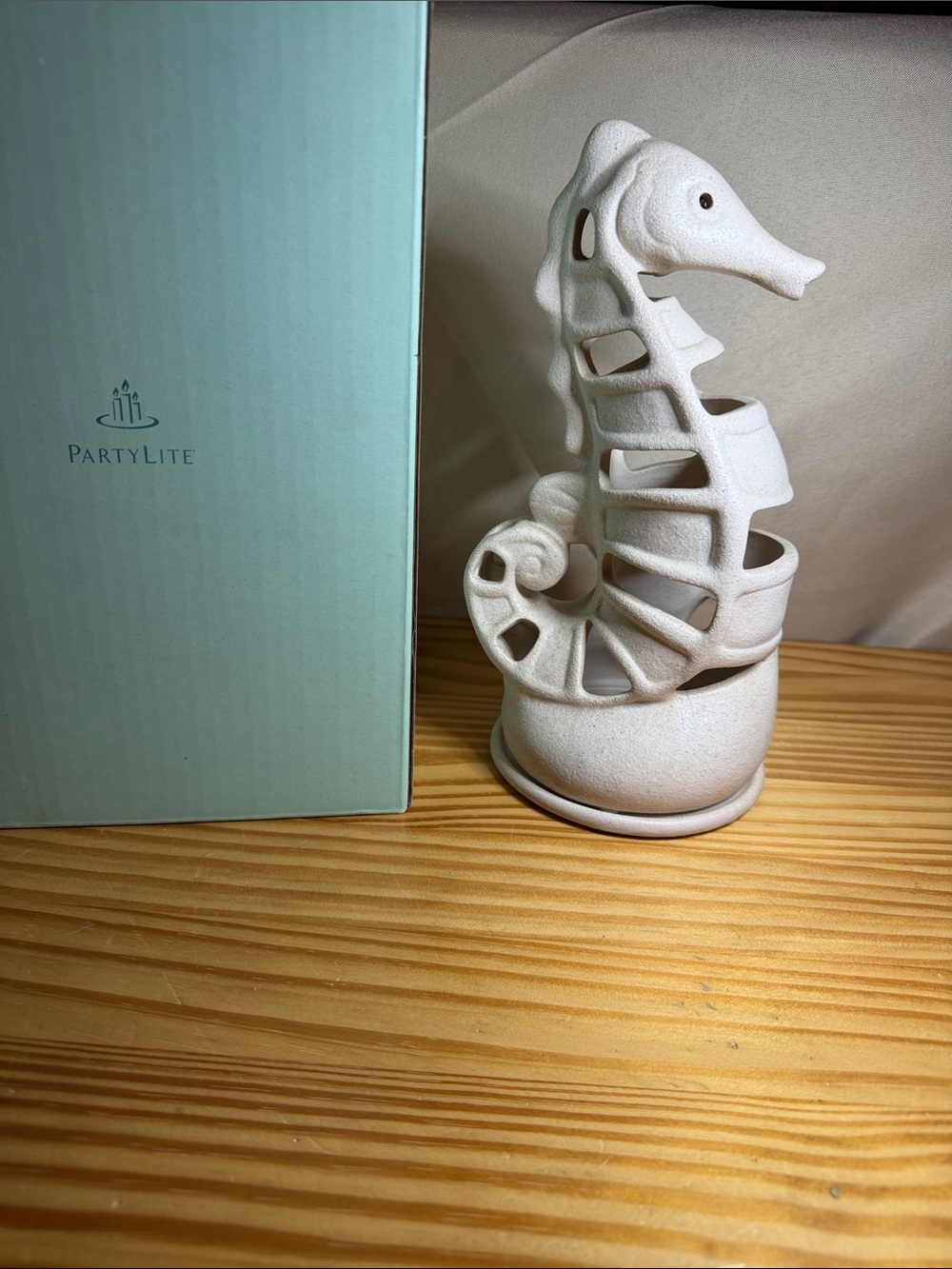 PartyLite Ceramic Seahorse Tealight Holder P8001 NIB Retired Coastal